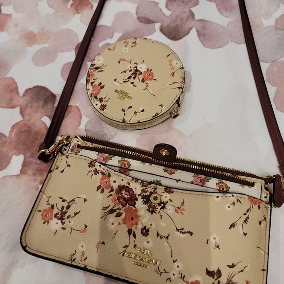 Noa Pop-up messenger in floral print /coin wallet - Picture 6 of 8